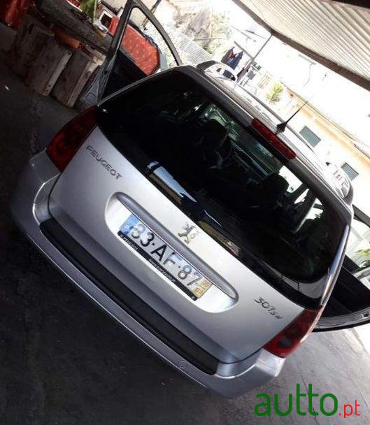 2005' Peugeot 307 Sw photo #1
