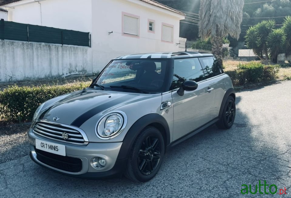 2014' MINI Cooper photo #1