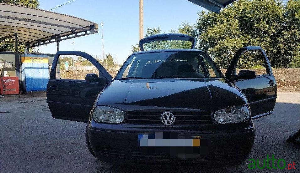 2002' Volkswagen Golf 4 photo #2