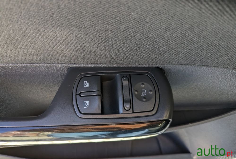 2011' Opel Corsa 1.2 Go! photo #6