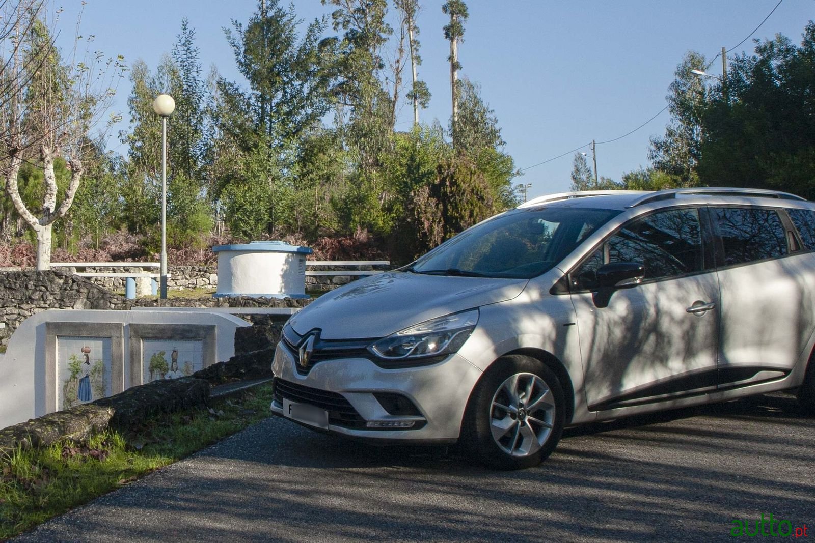 2016' Renault Clio Sport Tourer photo #1