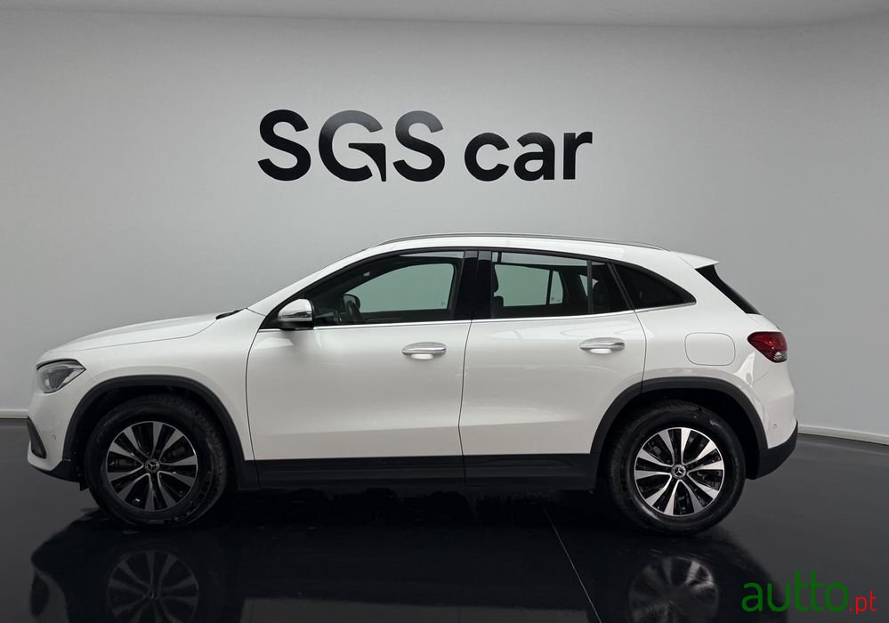 2021' Mercedes-Benz Classe Gla E Style photo #2