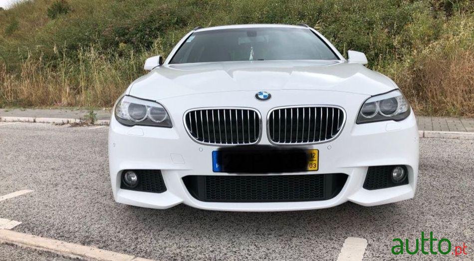 2012' BMW 520 Pack M photo #3