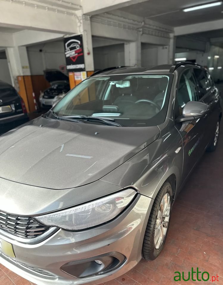 2019' Fiat Tipo Station Wagon photo #1