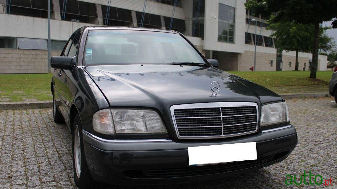 1995' Mercedes-Benz C-250 Elegance photo #2