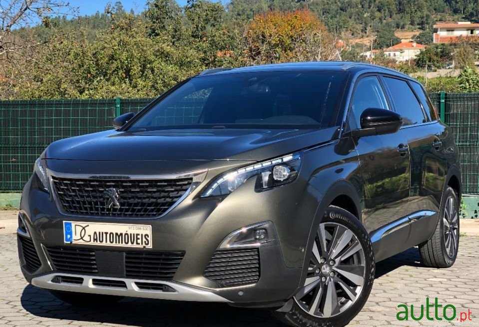 2018' Peugeot 5008 photo #1