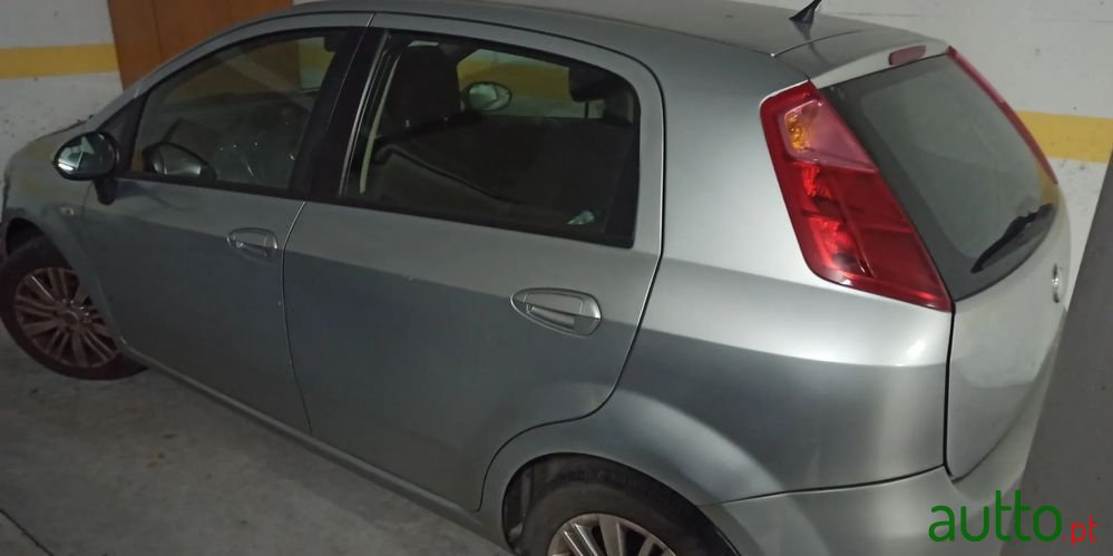 2009' Fiat Grande Punto photo #1