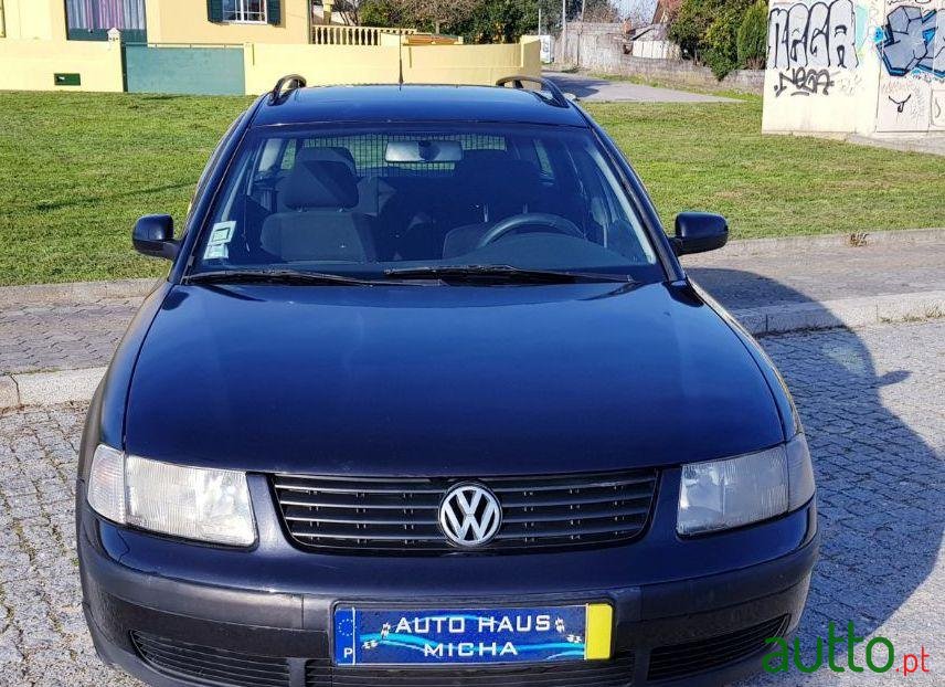 1998' Volkswagen Passat Variant photo #1