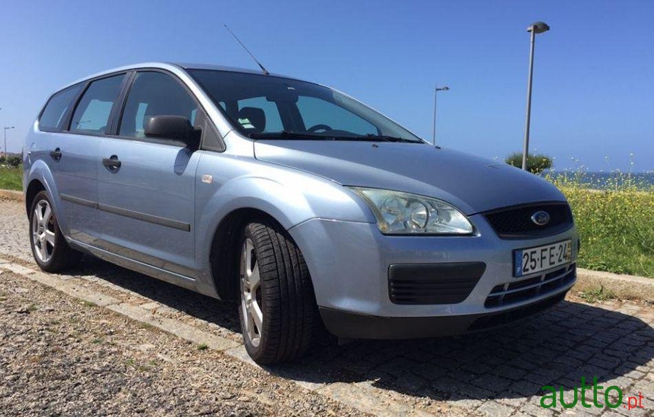 2005' Ford Focus Sw photo #1