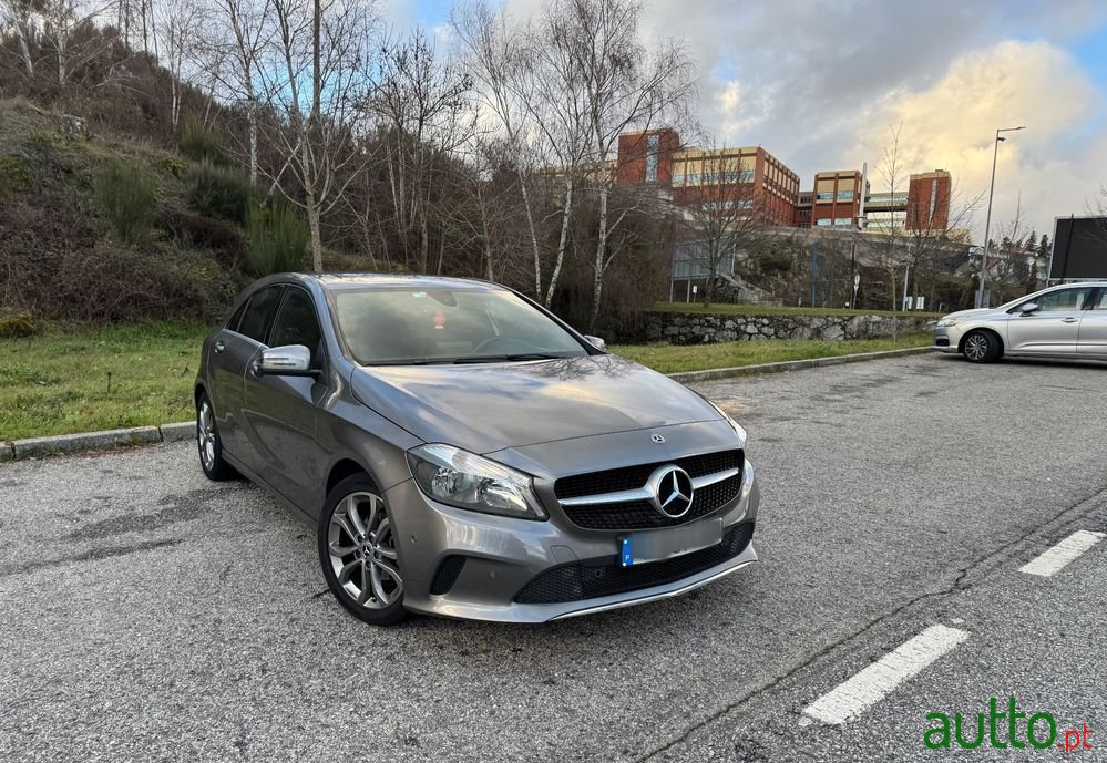 2018' Mercedes-Benz Classe A D Urban photo #1