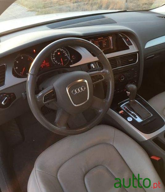 2009' Audi A4 Avant photo #2