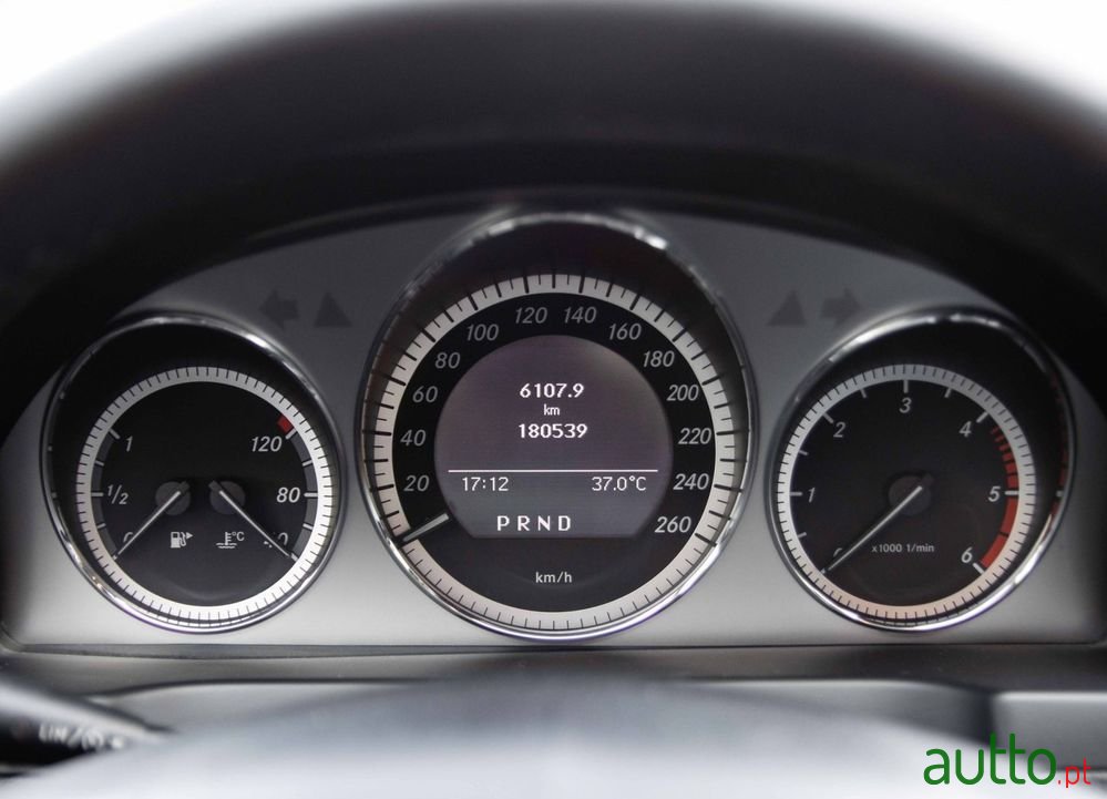 2009' Mercedes-Benz Classe C photo #4