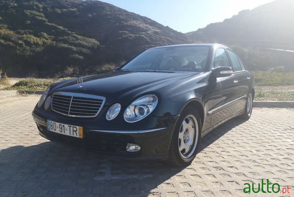 2002' Mercedes-Benz 320 photo #4