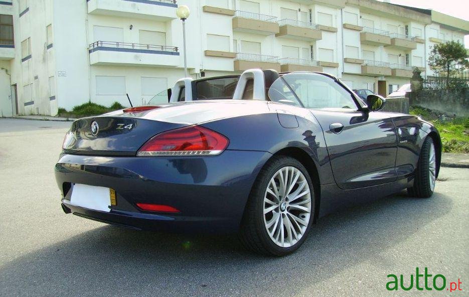 2009' BMW Z4 Sdrive23I photo #2
