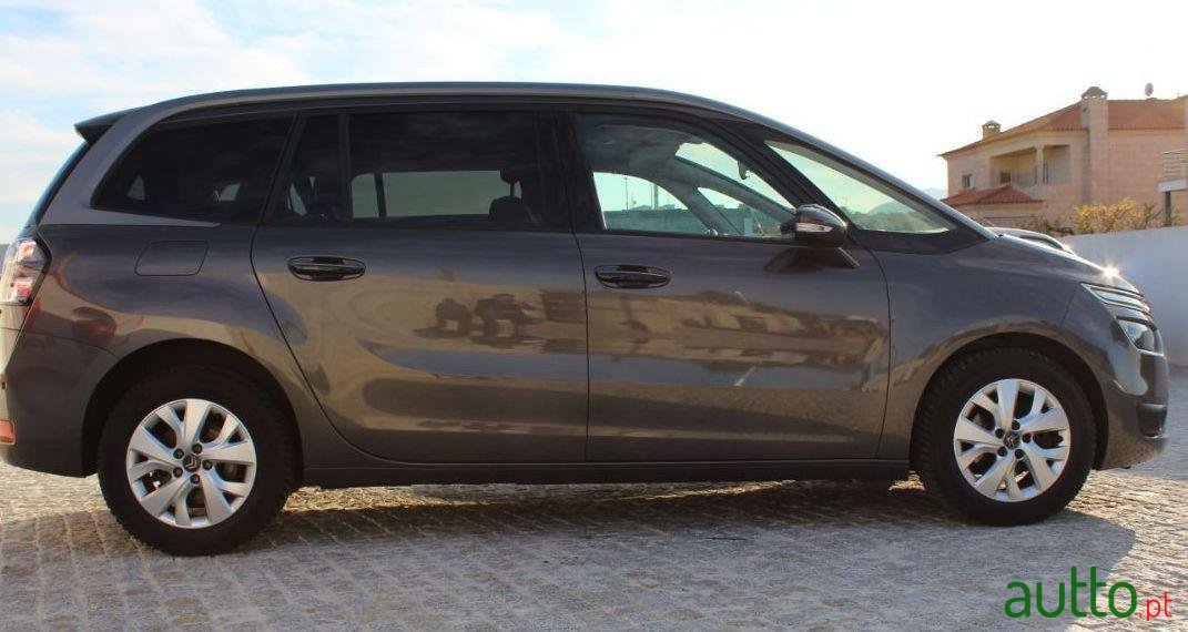 2016' Citroen C4 Grand Picasso photo #1