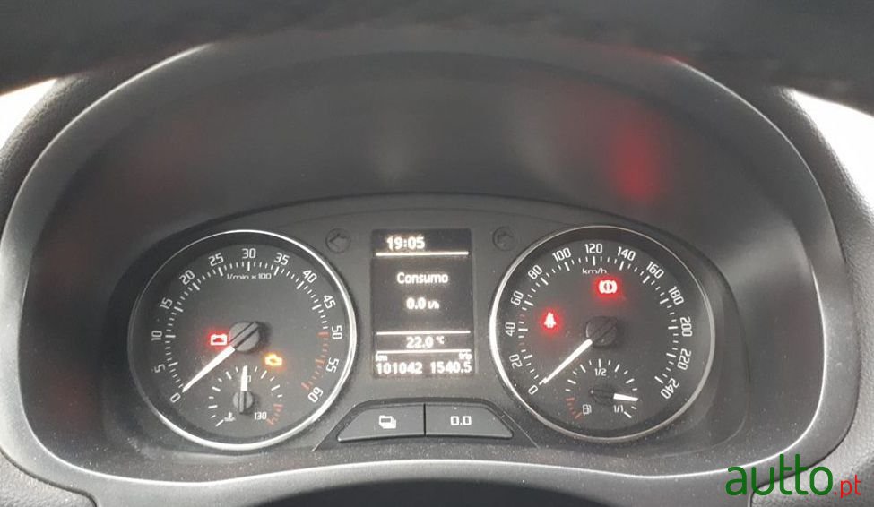 2011' Skoda Roomster photo #2