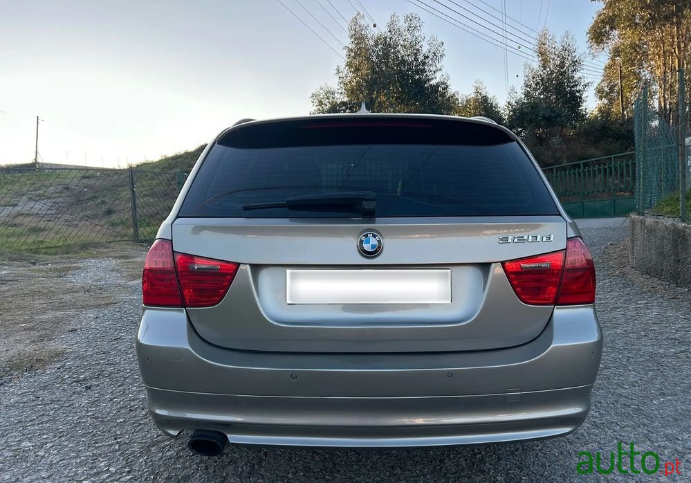 2011' BMW Série 3 photo #6