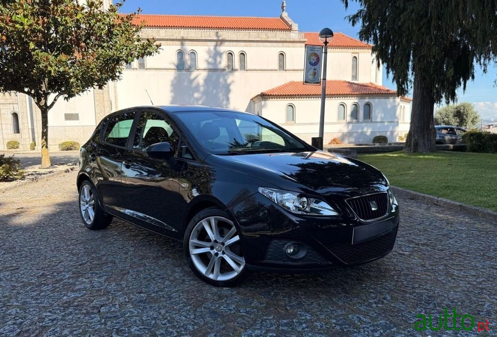 2012' SEAT Ibiza photo #2