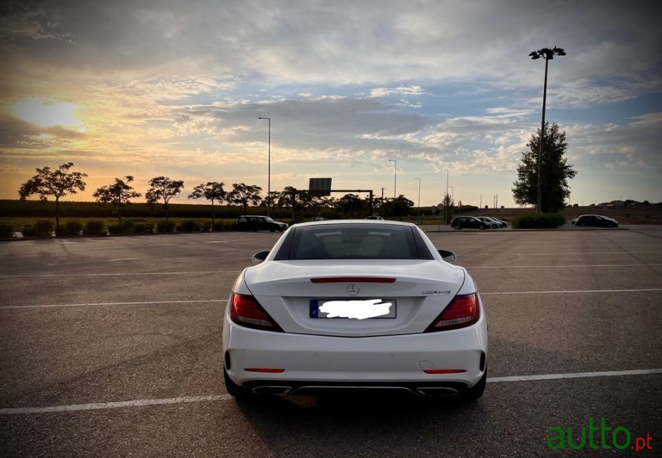 2016' Mercedes-Benz Slc-250 photo #3