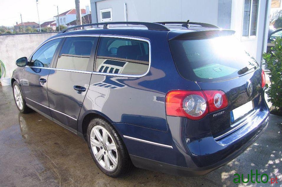 2006' Volkswagen Passat Variant photo #2