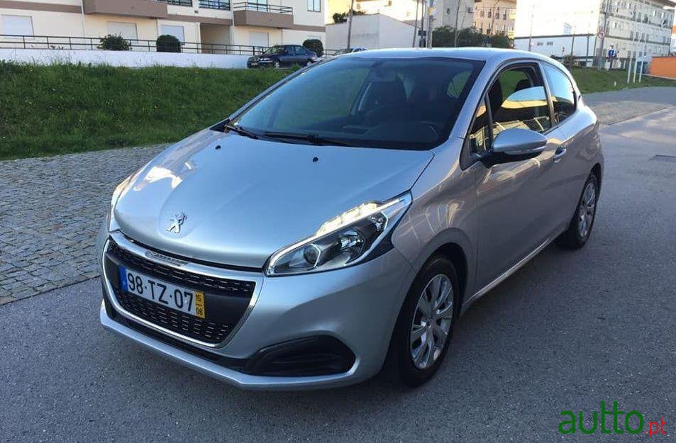 2015' Peugeot 208 Ative photo #1