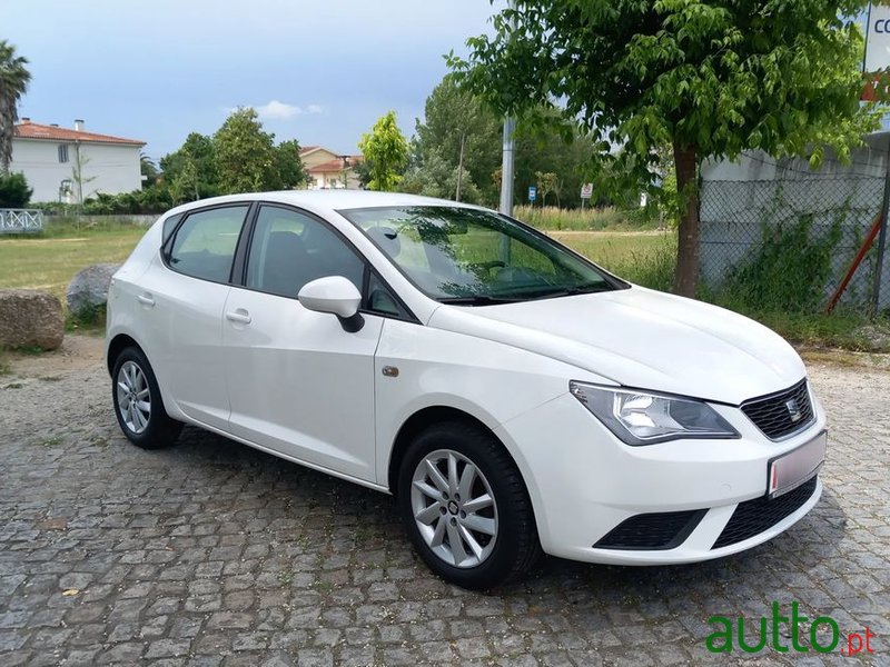 2014' SEAT Ibiza photo #2