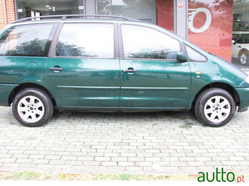 1997' Volkswagen Sharan 1.9 TDi CL 7L photo #2