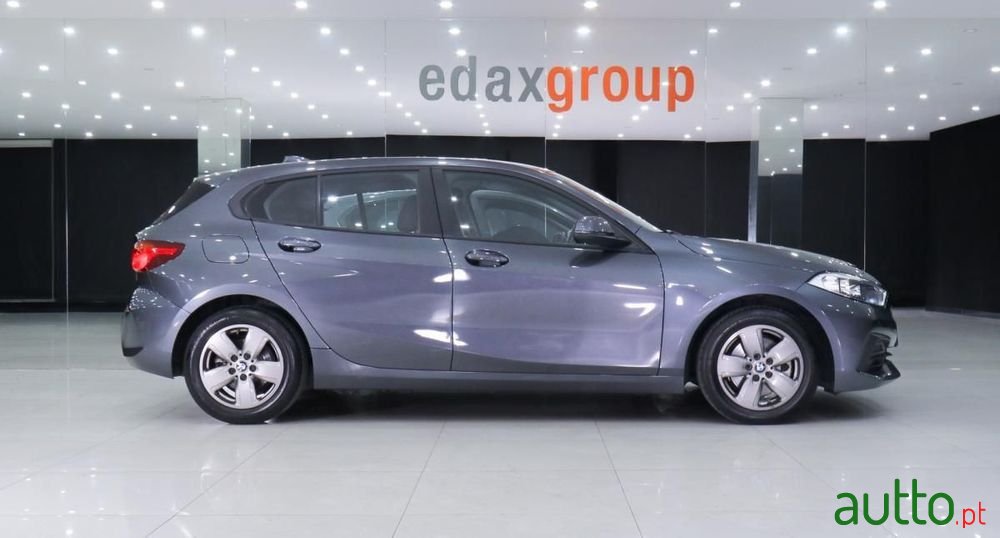 2020' BMW Série 1 D Advantage photo #2