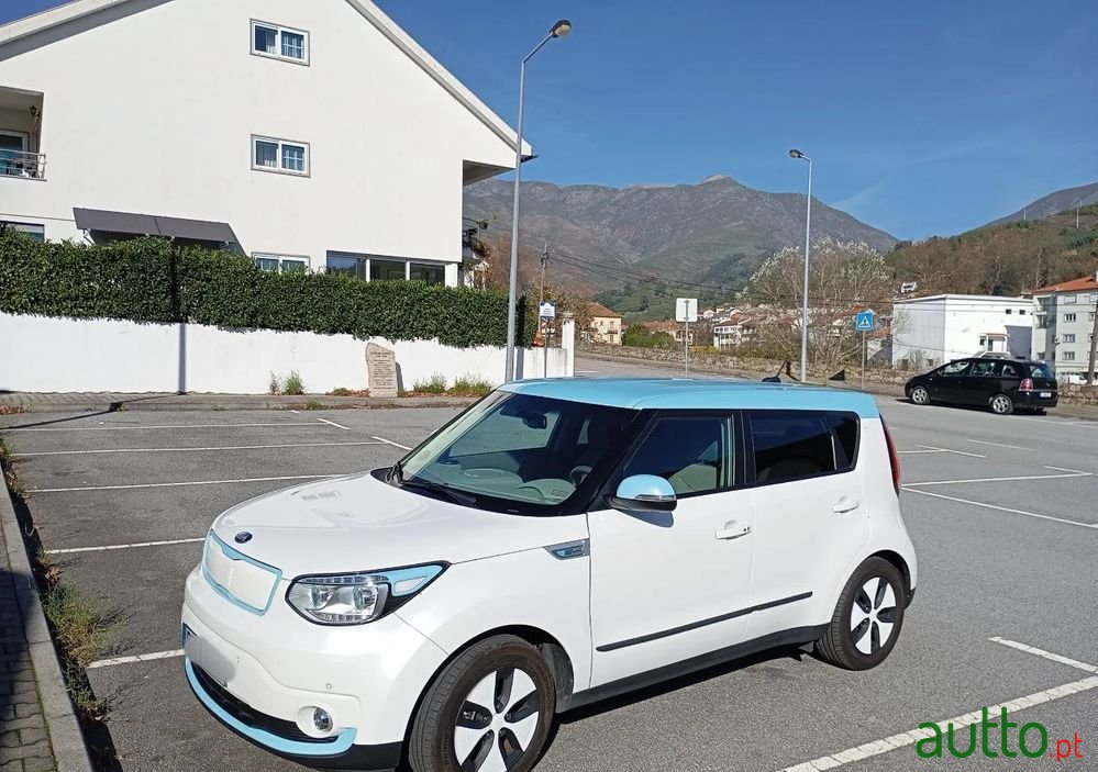 2017' Kia E-Soul Ev photo #5