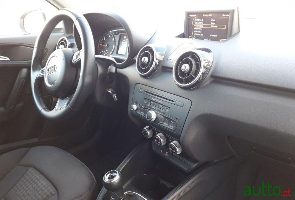 2013' Audi A1 Sportback photo #1