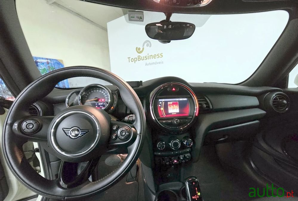 2020' MINI One 3 Portas photo #6