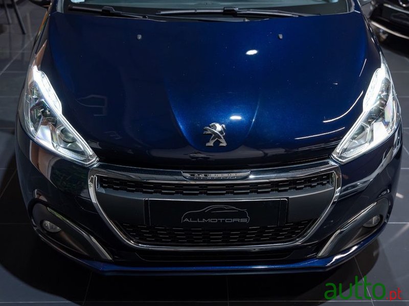 2019' Peugeot 208 photo #5