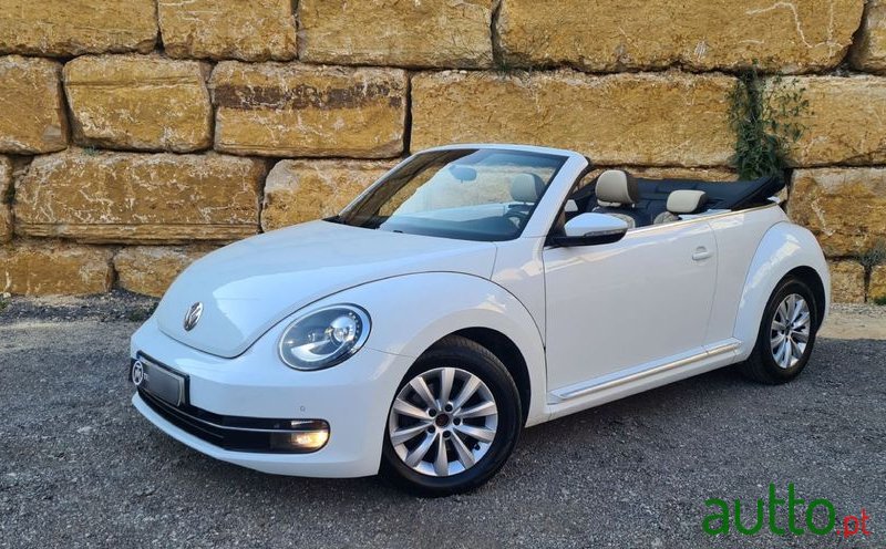 2014' Volkswagen New Beetle photo #1