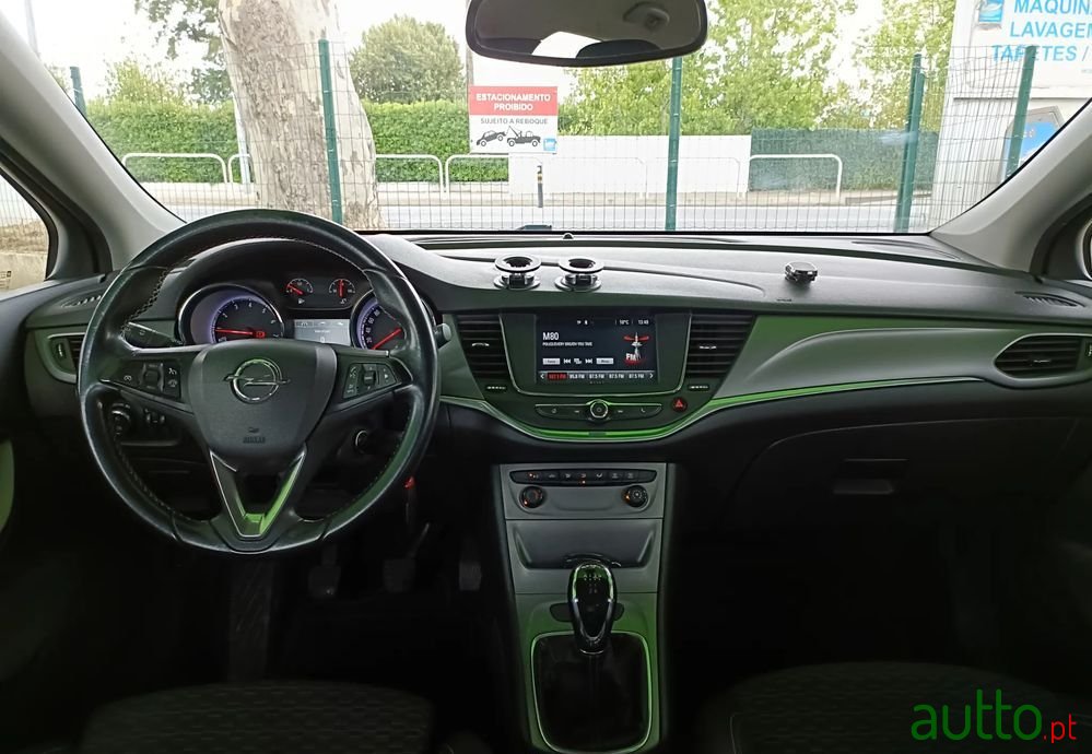 2016' Opel Astra photo #5