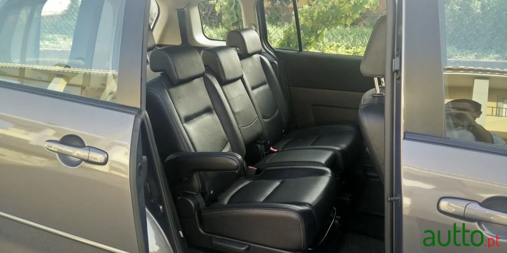 2010' Mazda 5 photo #6