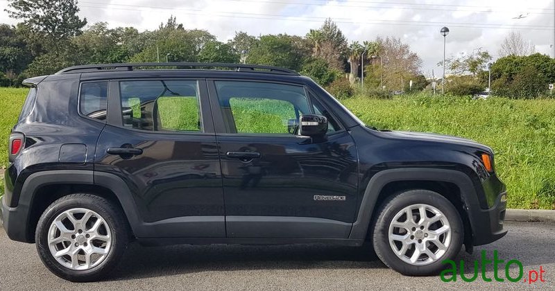 2015' Jeep Renegade photo #3