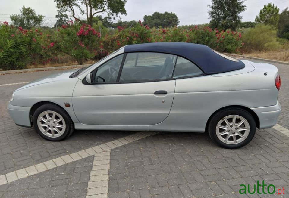 1999' Renault Megane photo #3