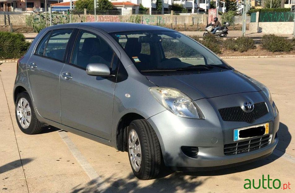 2006' Toyota Yaris photo #1