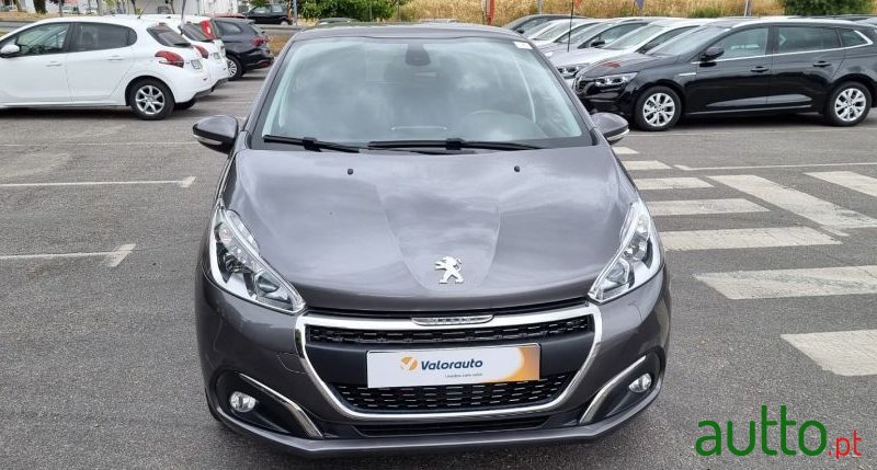 2019' Peugeot 208 photo #1