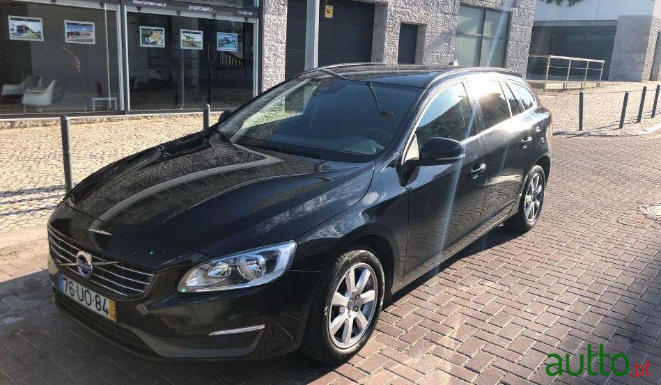 2014' Volvo V60 Kinetic photo #1