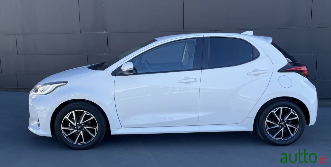 2021' Toyota Yaris photo #3