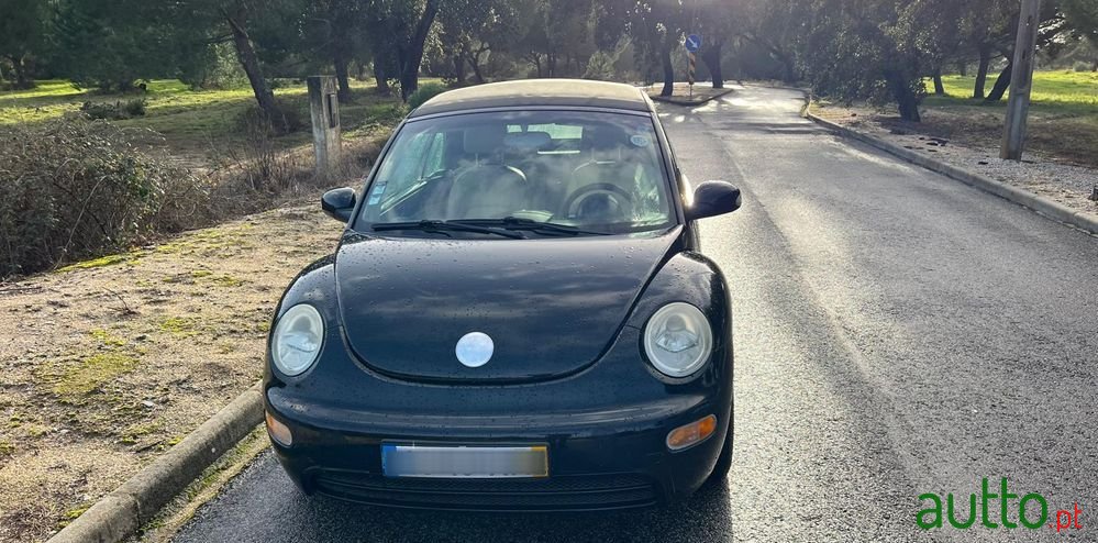 2004' Volkswagen New Beetle 1.6 photo #2