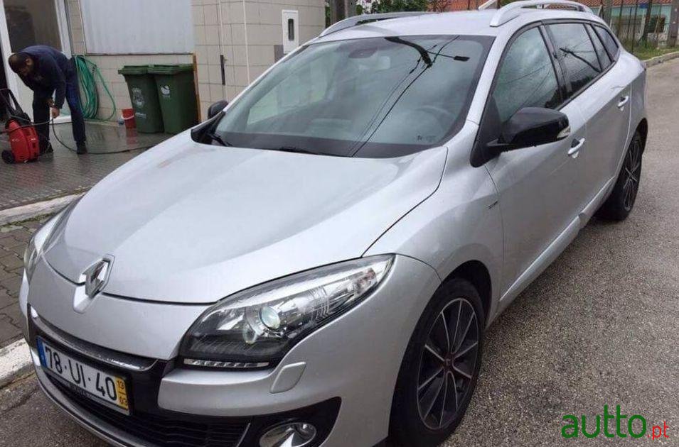 2013' Renault Megane Sport Tourer photo #3