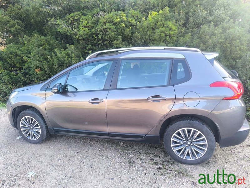 2015' Peugeot 2008 photo #1