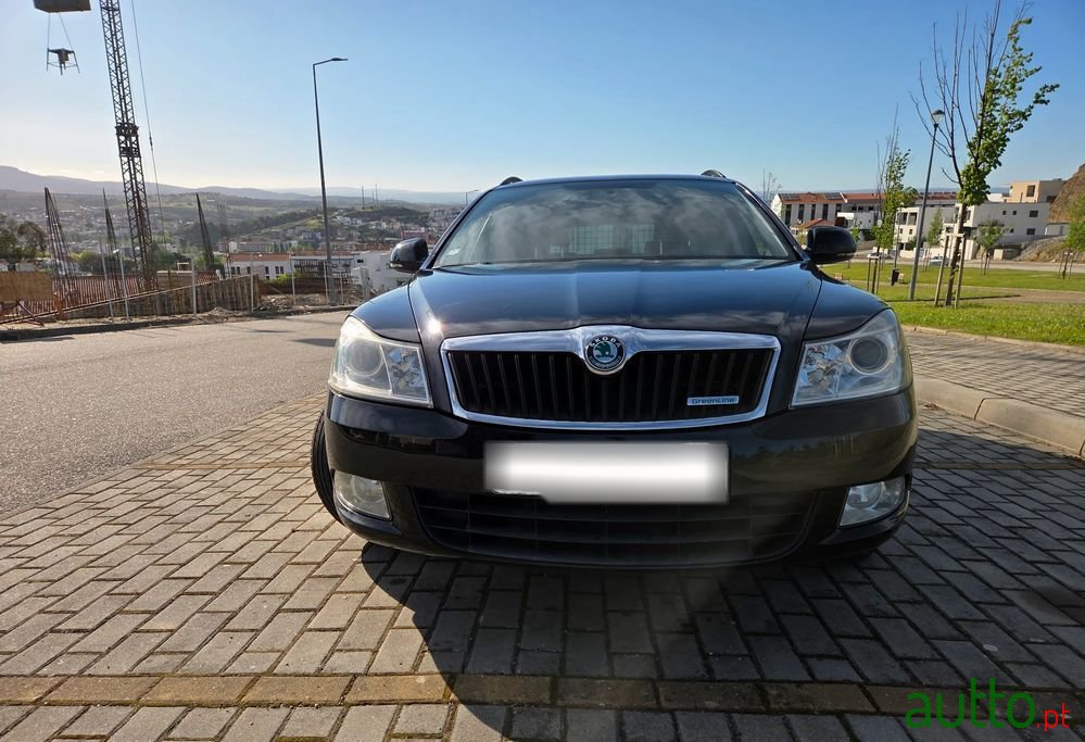 2012' Skoda Octavia Break photo #4