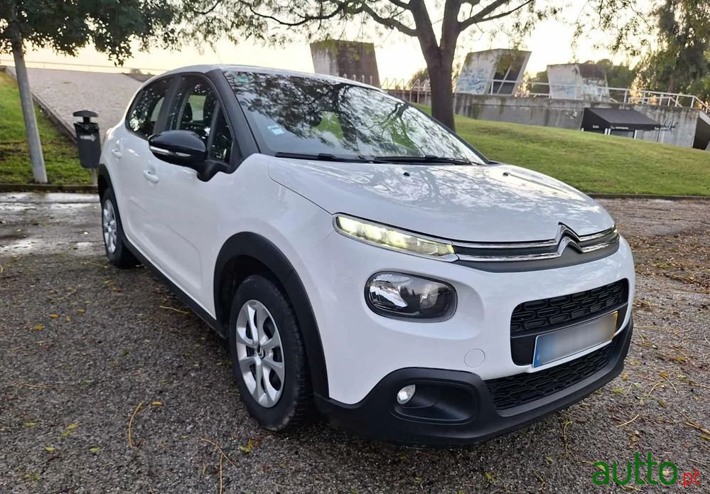 2018' Citroen C3 1.2 Puretech Feel photo #6