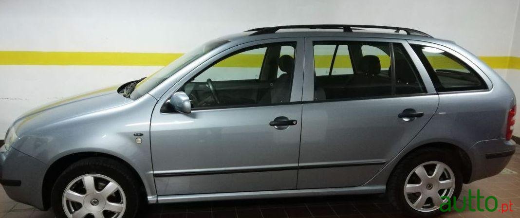 2002' Skoda Fabia Break photo #1
