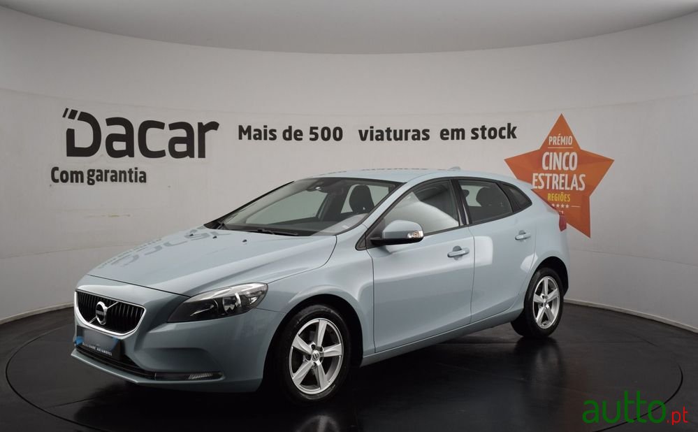 2017' Volvo V40 photo #3