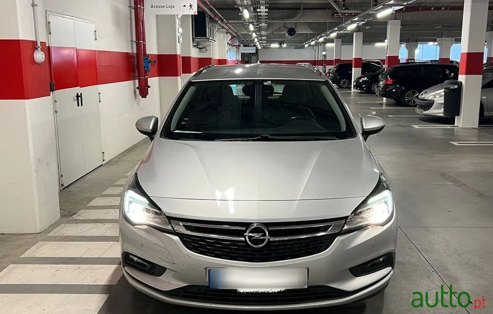2018' Opel Astra Sports Tourer photo #2