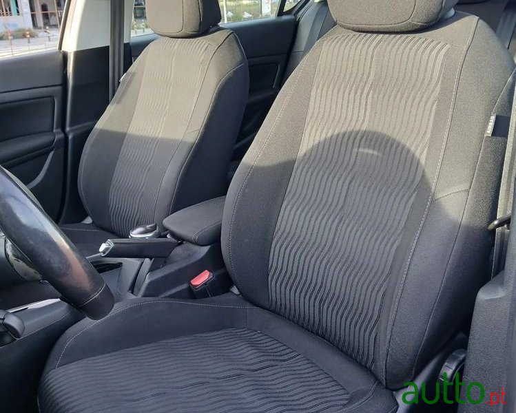 2013' Peugeot 308 1.6 E-Hdi Allure photo #6